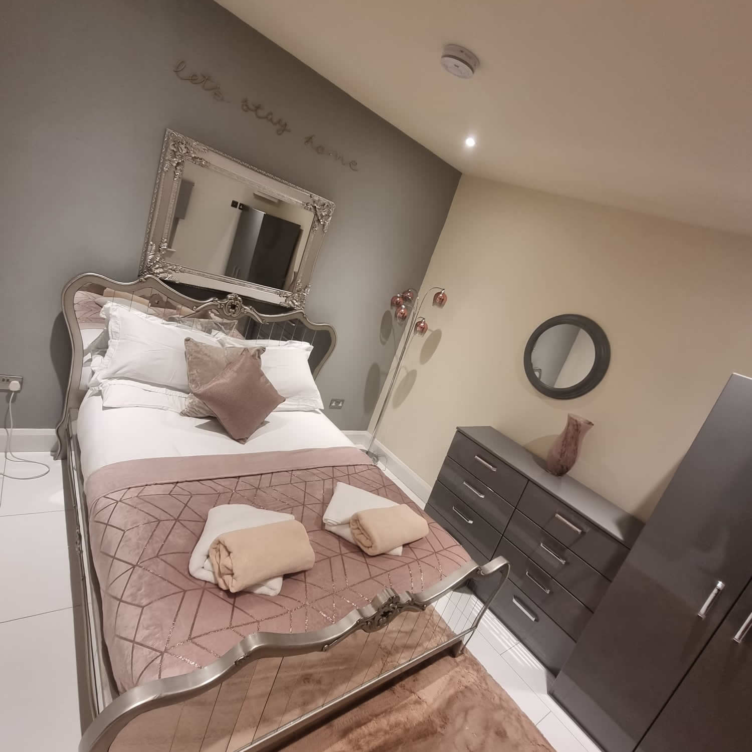 bedroom holiday home cleaning bedroom holiday home cleaning